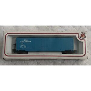 Bachmann HO “Erie Lackawanna” 51' Plug-Door Box Car #68279 with Original Box